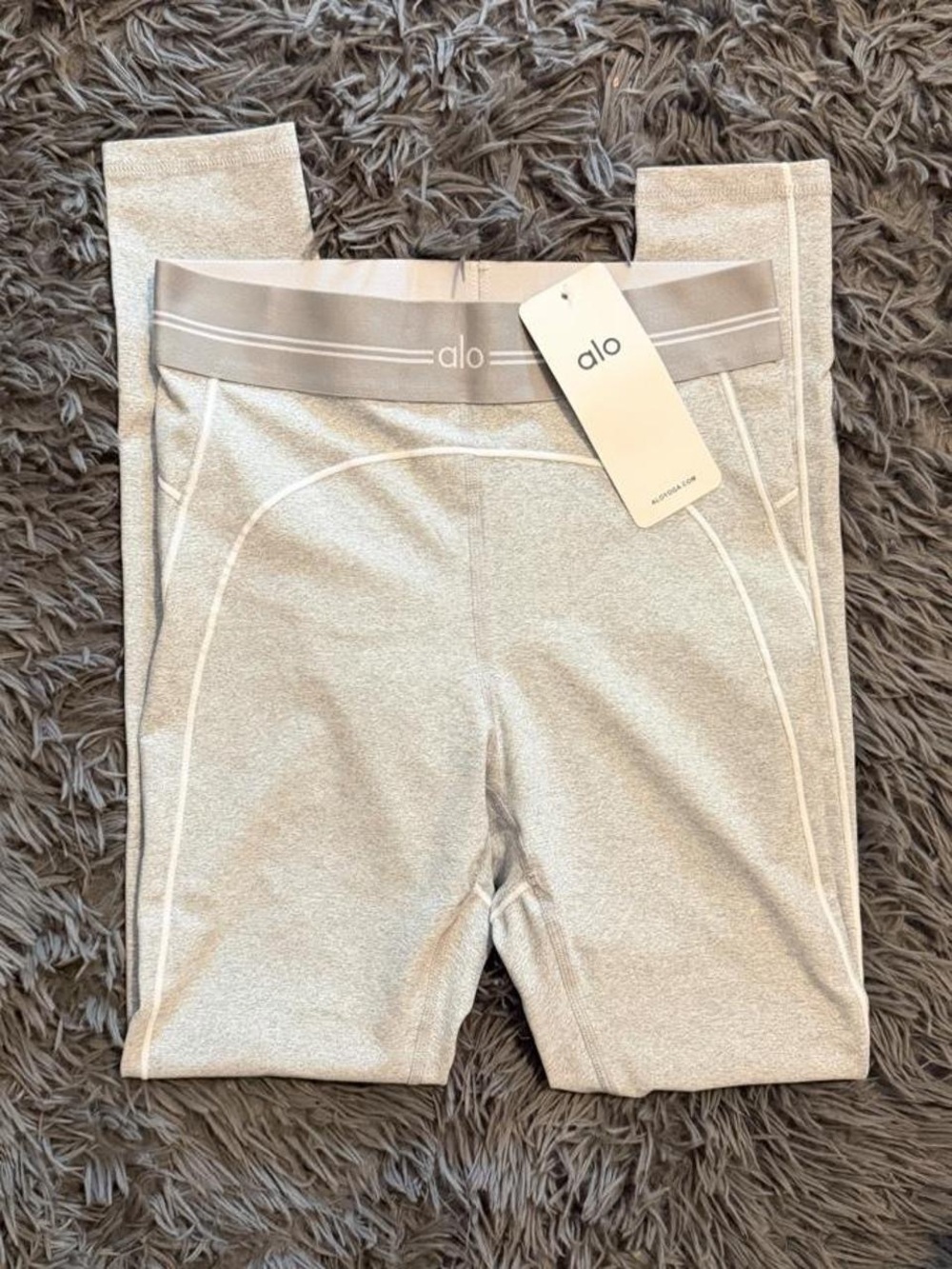 Alo Sports Bra & Legging Set - Picture 3 of 4
